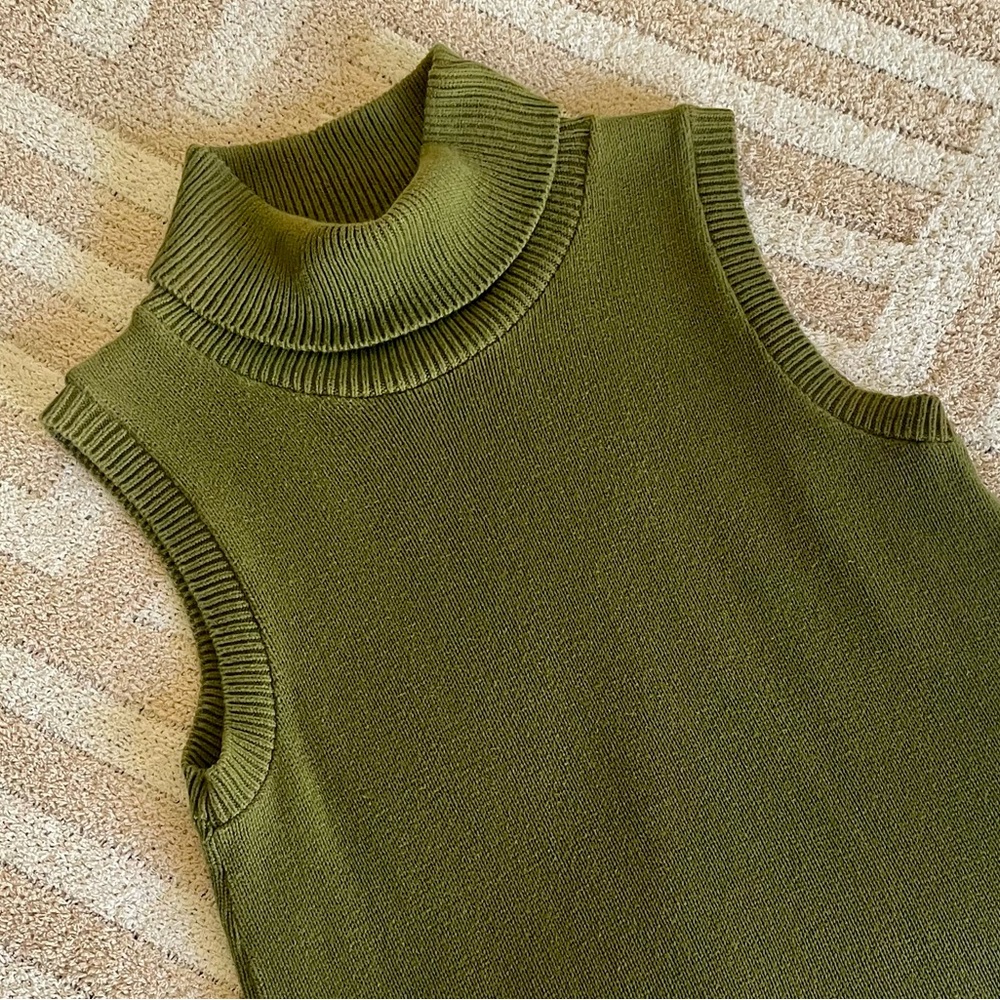 525 America Vintage Women’s Sleeveless Turtleneck Sweater | Olive Green | Size M